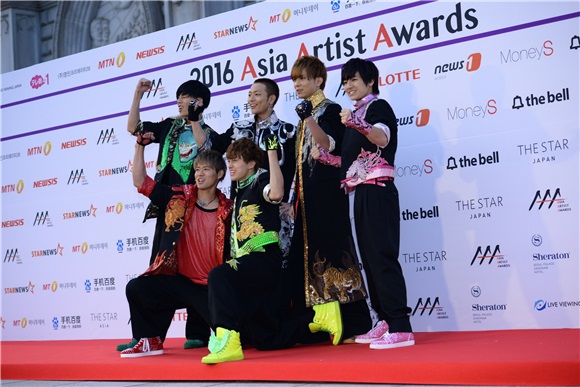 防弹和exo颁奖典礼,yes首尔出席活动视频