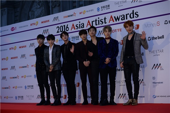 防弹和exo颁奖典礼,yes首尔出席活动视频