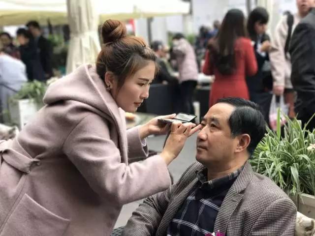 3000人挤爆东郊记忆，只为看他一眼