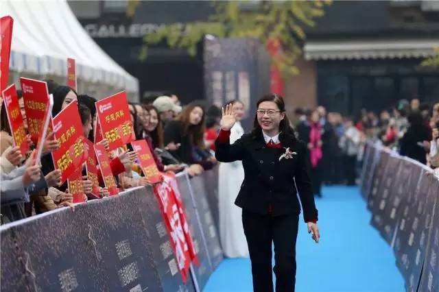 3000人挤爆东郊记忆，只为看他一眼