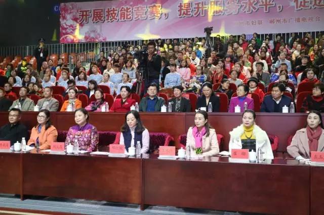 宝宝吐奶吐的不敢动,宝宝哭闹吐奶喘不过气