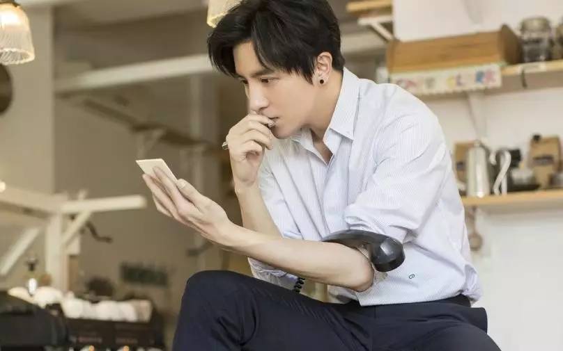 “双十一大打折”“错过等一年”low爆了,薛之谦一首文艺广告诗给微博圈带来了一股清风