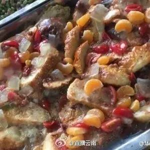 观点集市砂锅大嘴猴，一份9块钱！高校食堂真会玩...