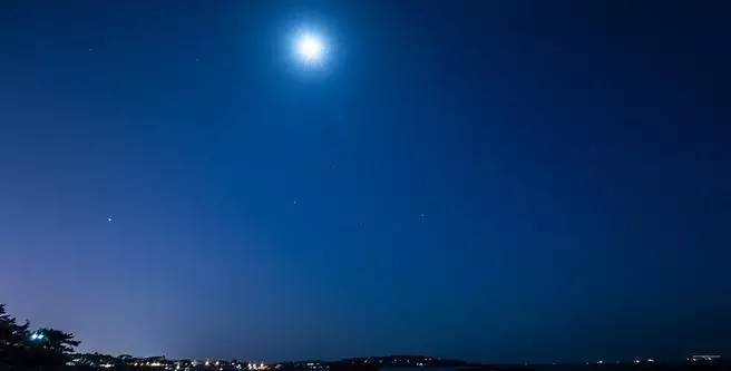 「诗词鉴赏」看冬日圆月赏最美诗词