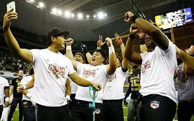 文体艺苑中国拳手邹市明实现拳击生涯“全满贯”