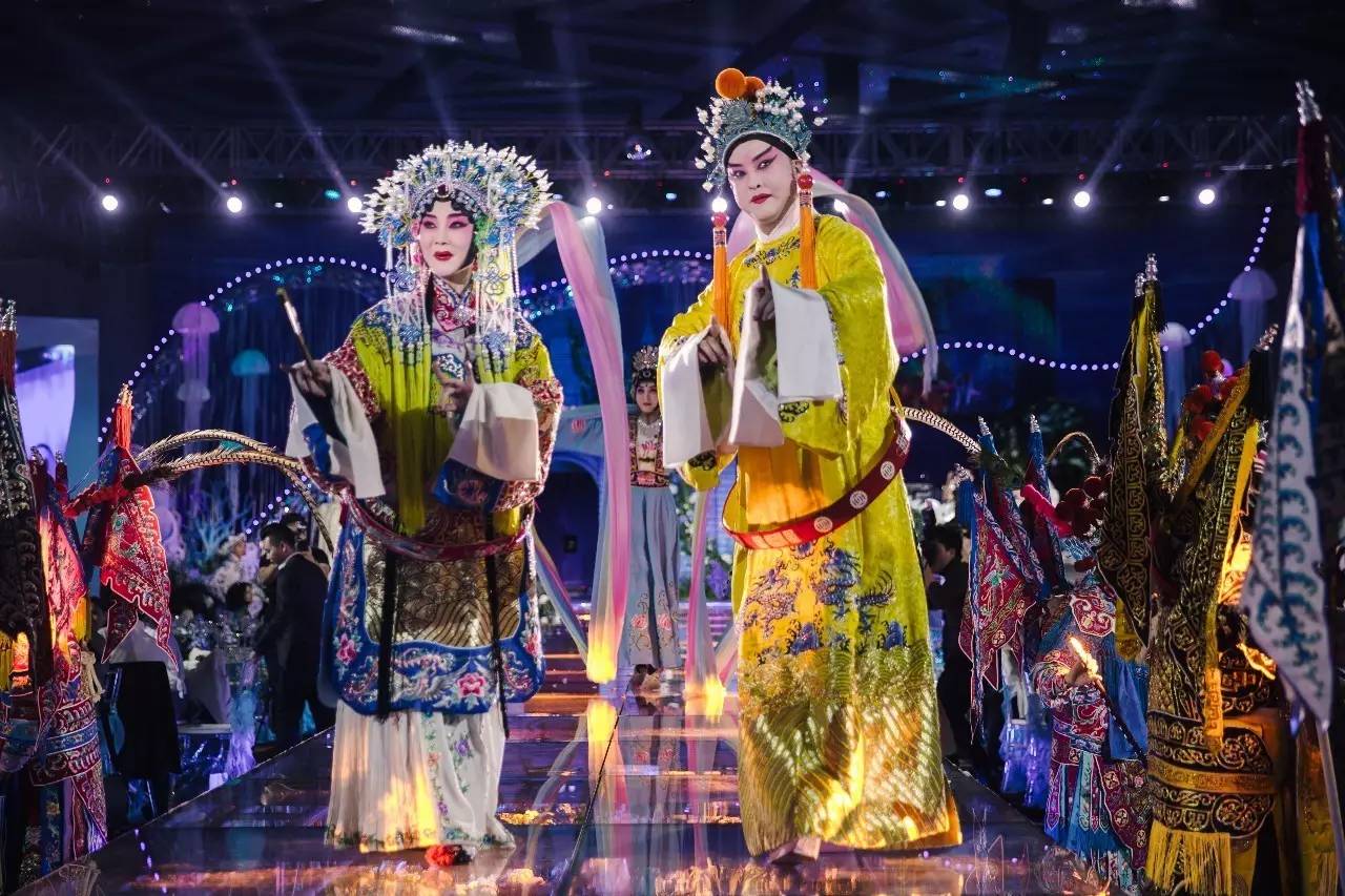 人鱼夫妇钟丽缇张伦硕机场,人鱼夫妇钟丽缇张伦硕歌曲