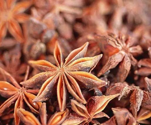 五大植物香料,让天府棒棒鸡韵味无穷