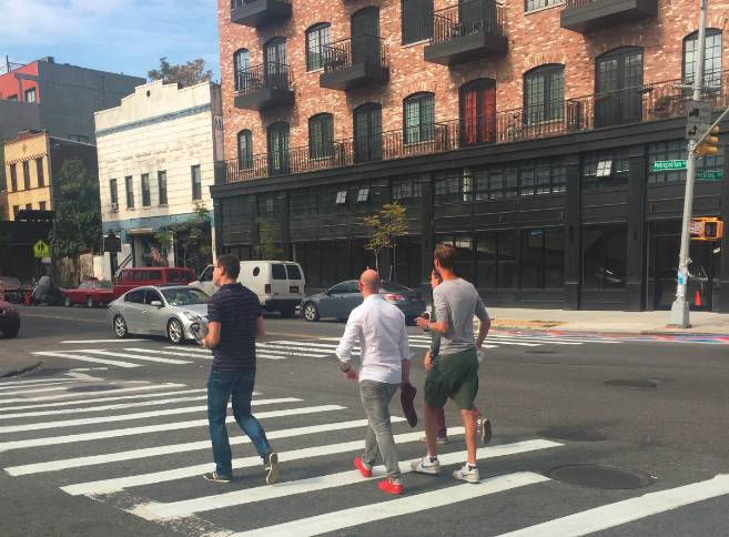 在纽约穿旗袍,在纽约穿花衣服