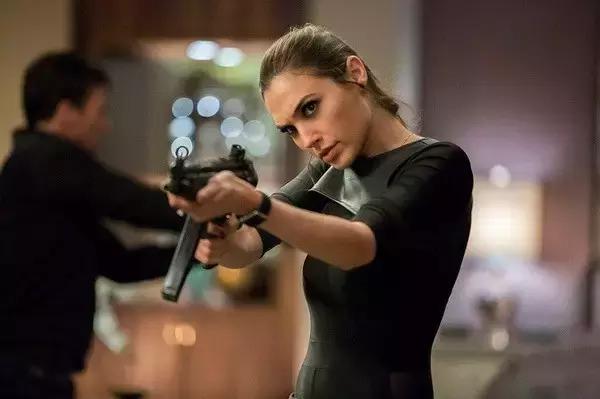 放着间谍这份很有前途的职业,为什么要当逗比呢