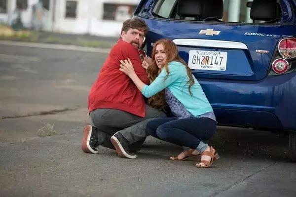 放着间谍这份很有前途的职业,为什么要当逗比呢