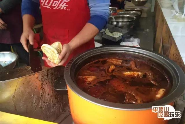 平顶山老潼关肉夹馍,平顶山十大必吃老店