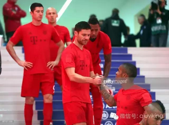 拜仁红蓝白三色,拜仁震撼瞬间