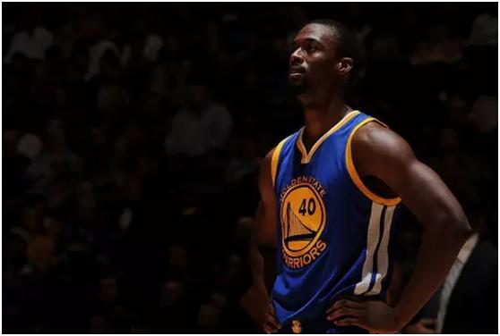 巴恩斯狂轰30分,巴恩斯拿下19分6板