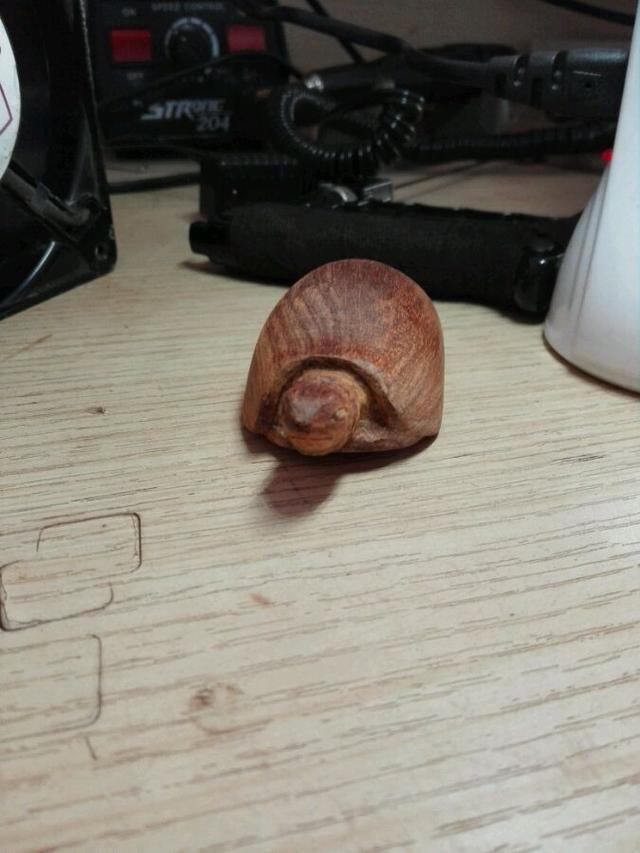 从朋友那抢了块料子,心情不好雕个乌龟王八蛋!