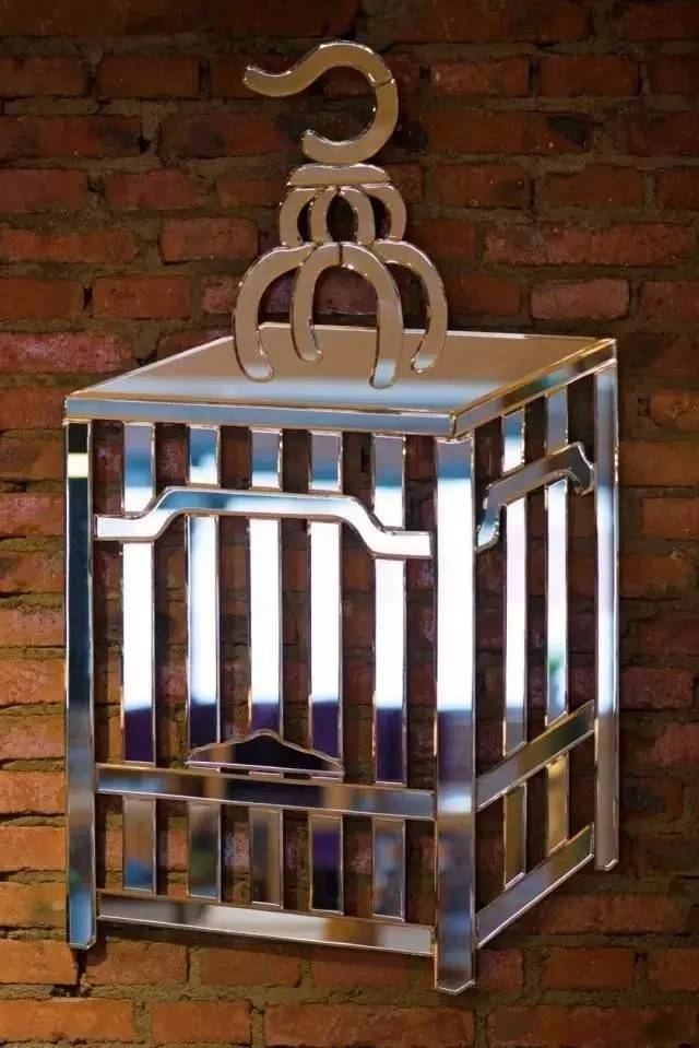 为了了解什么是好物,她3年时间把自己家所有家具摆设换了3遍