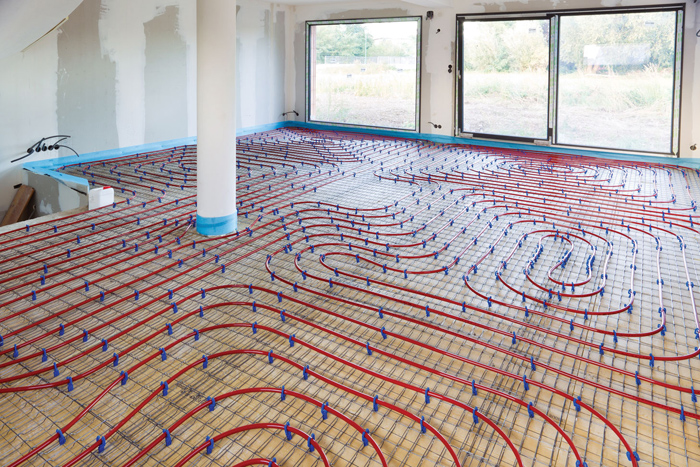 铺水地暖好还是电地暖好,自己安装水地暖好还是电地暖好