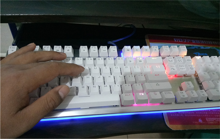 瀹滃崥鏈烘閿洏k727鐏晥,瀹滃崥k725涓冨僵鎮诞鑳屽厜娓告垙閿洏