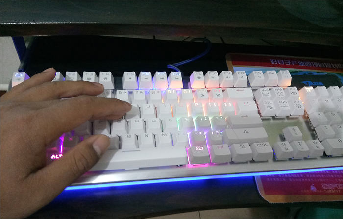 瀹滃崥鏈烘閿洏k727鐏晥,瀹滃崥k725涓冨僵鎮诞鑳屽厜娓告垙閿洏