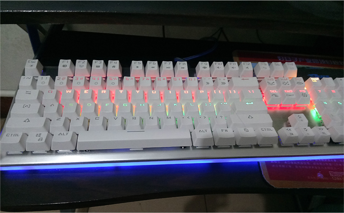 瀹滃崥鏈烘閿洏k727鐏晥,瀹滃崥k725涓冨僵鎮诞鑳屽厜娓告垙閿洏