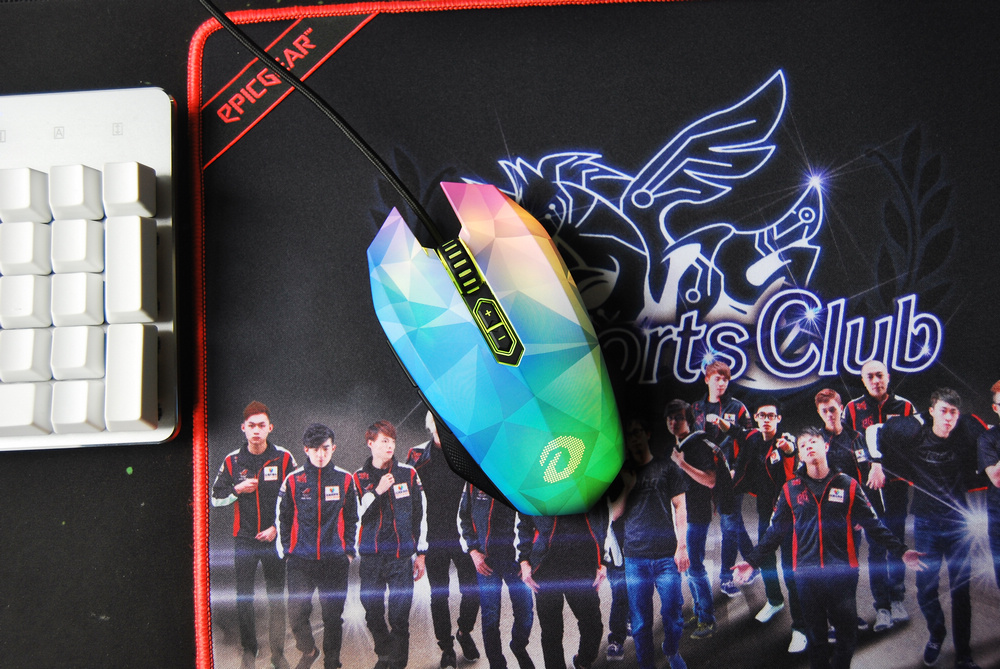 热搜第一的鼠标牧马人升级了！——钻石版牧马人评测