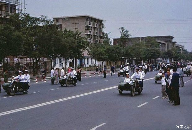 解放军现役嘉陵600边三轮摩托数据,军用嘉陵电喷600边三轮摩托参数