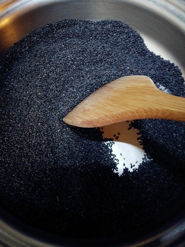 独家配方阿胶单锅熬制,熬制阿胶用什么样的锅呢