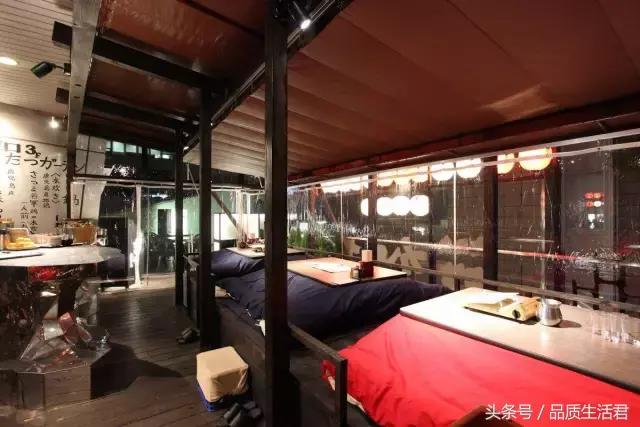 有了神奇的桌子，你和猫星人再也不怕冷了！