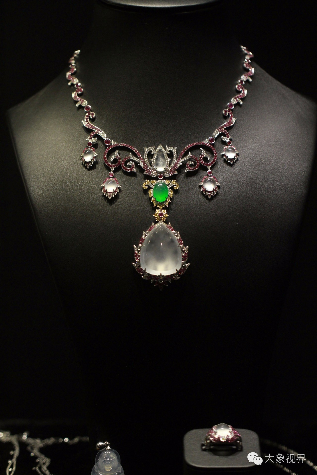 美艳洋模带您私家欧洲之旅!