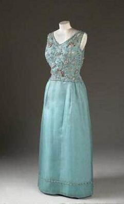 英国女王的衣橱,英国女王奢华礼服