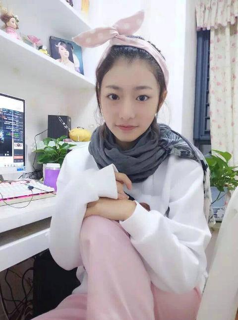 电竞浮梦第19期:一直喜欢Pis的女主播迪迪