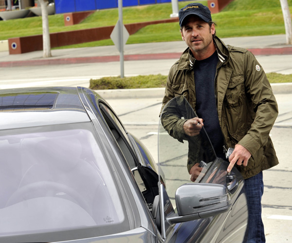 羽绒服moncler带你玩转别样冬日,moncler羽绒服经典款男穿搭