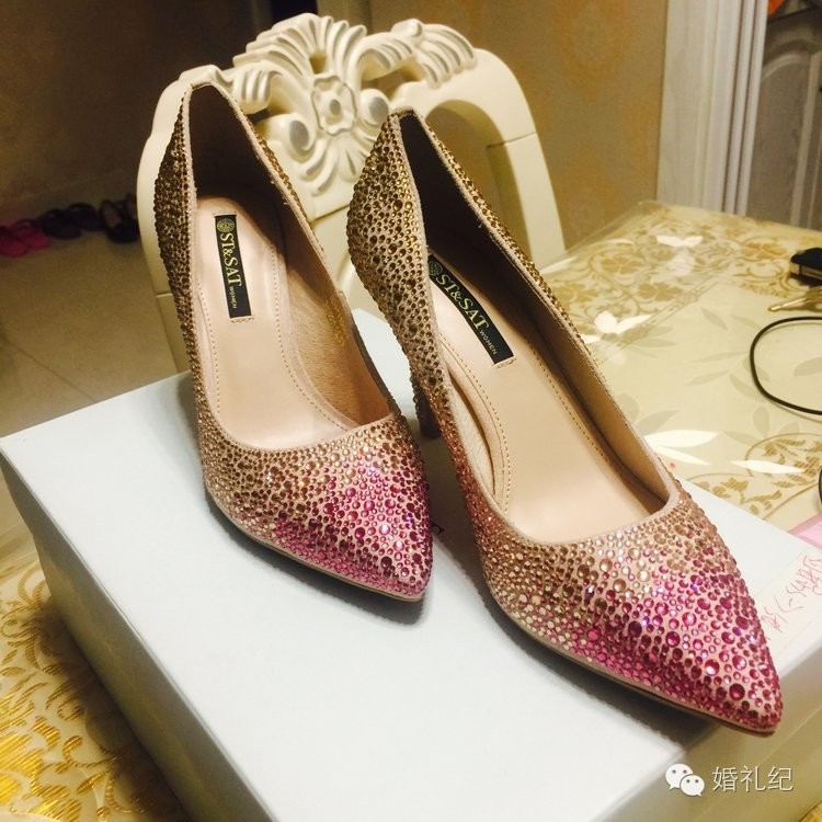 jimmychoo缎面婚鞋,jimmychoo婚鞋好穿吗