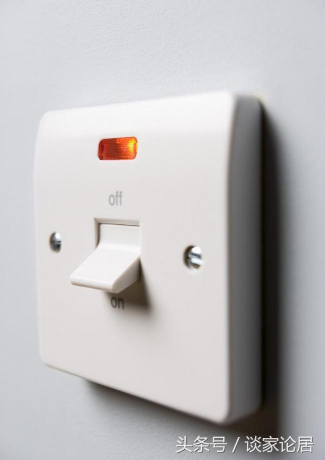 家用电灯光老是闪怎么解决,家用电灯关灯后为什么不停闪烁