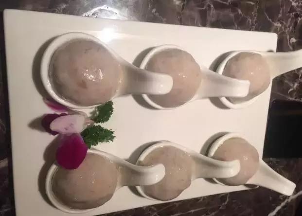 哈尔滨这十家苍蝇馆子,哈尔滨出名的俄罗斯湖滨餐厅