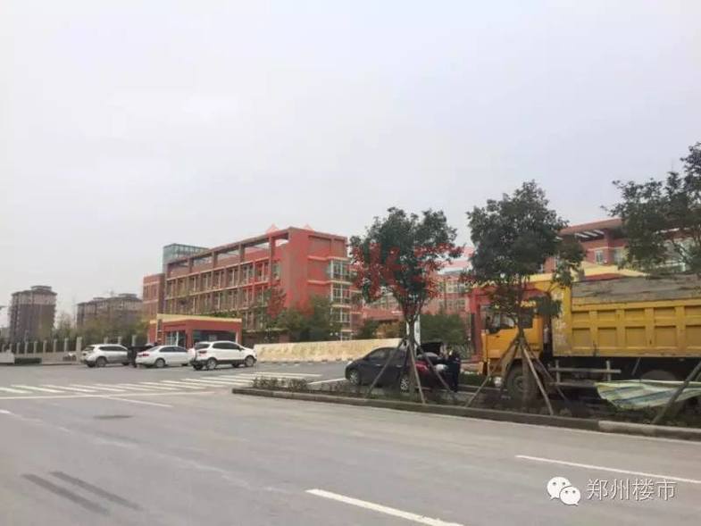 港南的理想与尴尬：探访航空港区和昌盛世城邦