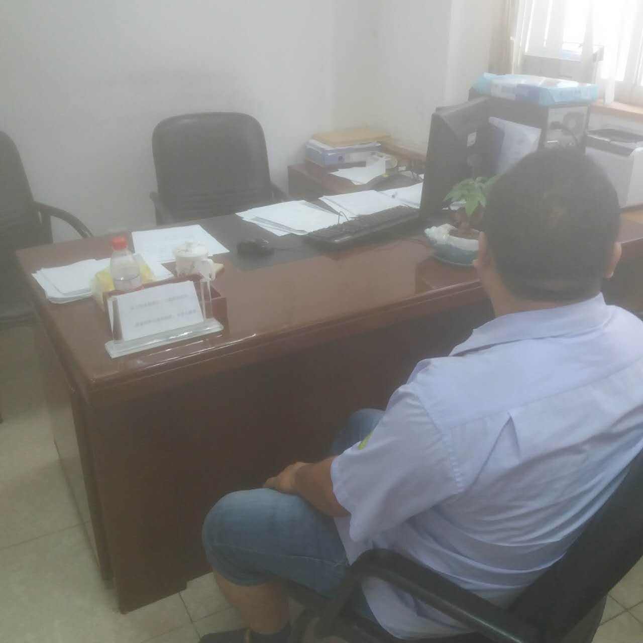 在深圳开出租车一个月赚多少钱,为什么在深圳开出租车那么挣钱