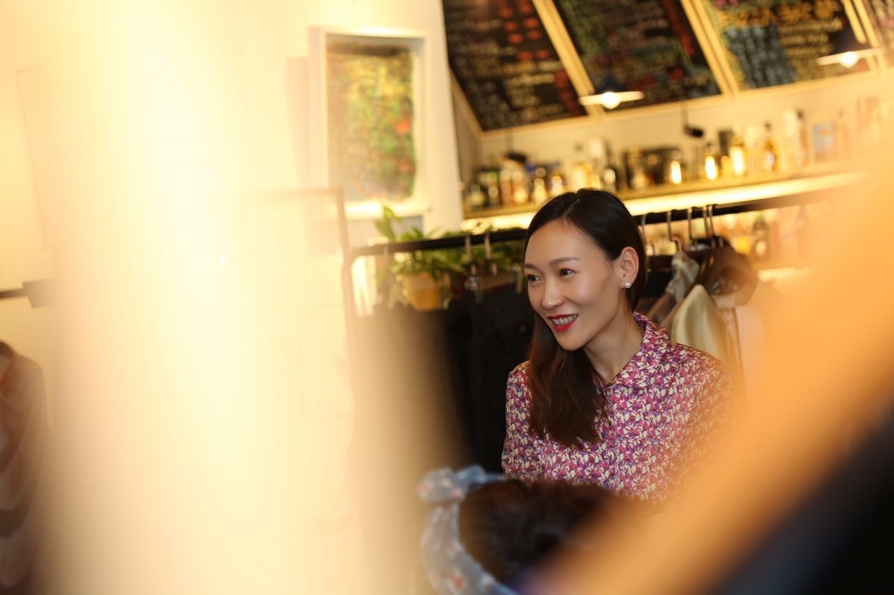 为了了解什么是好物,她3年时间把自己家所有家具摆设换了3遍