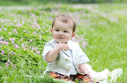 新手妈妈如何选择奶粉品牌,妈妈们应该如何选择奶粉呢