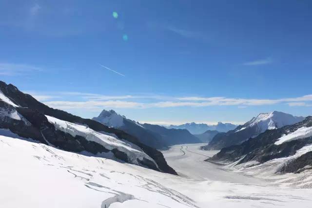 美艳洋模带您私家欧洲之旅!