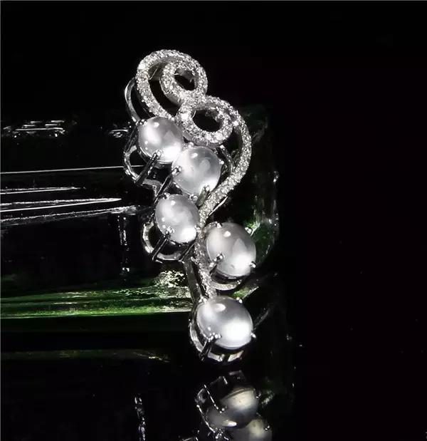 网购翡翠有哪些优缺点？又需要注意什么？