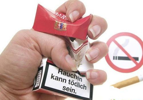 皮肤干燥多喝水能保湿吗,皮肤干燥多喝水能好吗