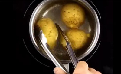 剥大蒜最简单的方法是什么,巧剥蒜皮图解