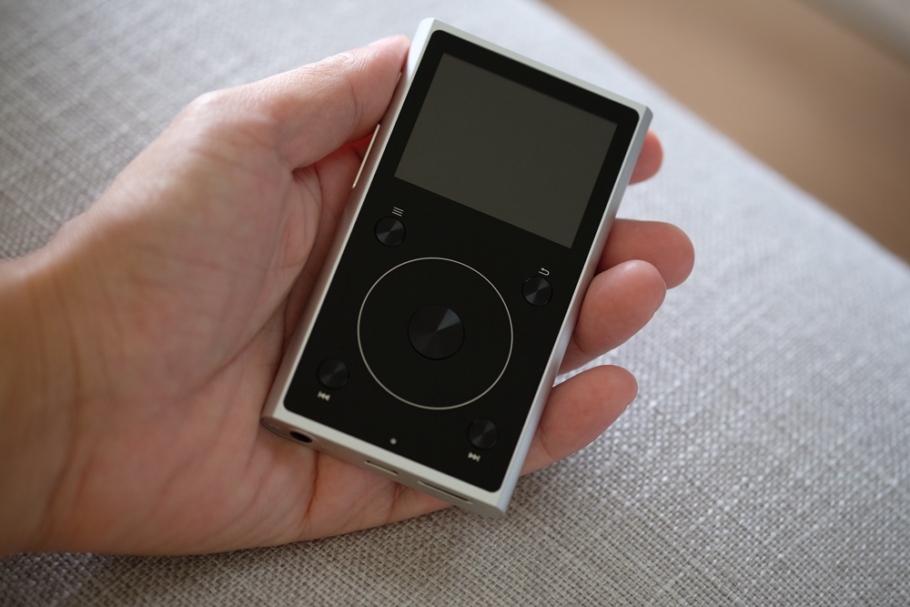 飞傲x1二代拆机,飞傲x1hifi播放器拆机