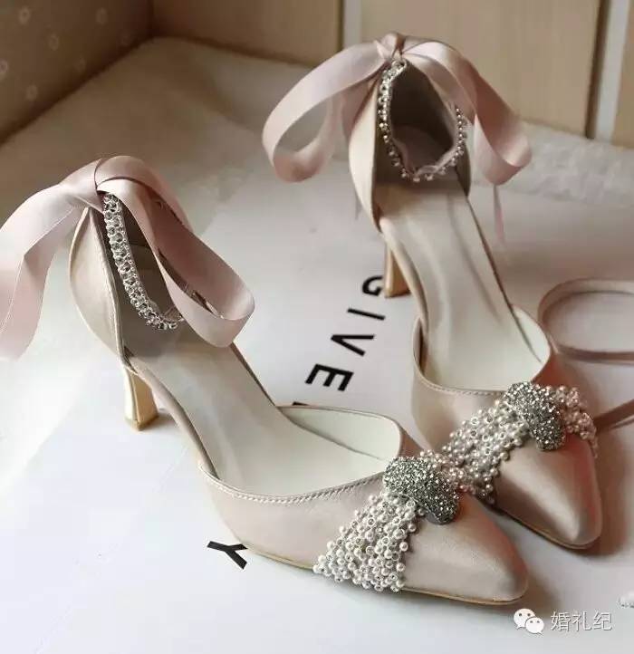 jimmychoo缎面婚鞋,jimmychoo婚鞋好穿吗