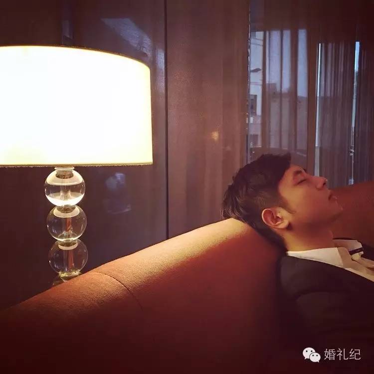 晒老公啦！老公发型对了婚纱照也能拍成韩剧海报哟