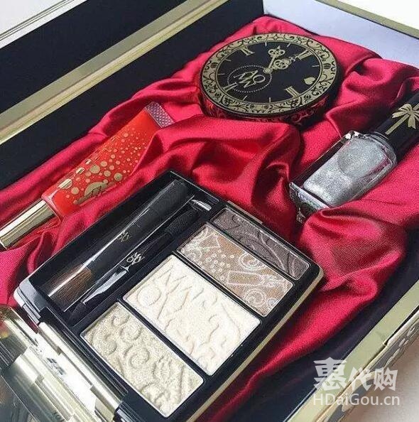 今年圣诞限定彩妆怎么样,圣诞限定国产彩妆品牌