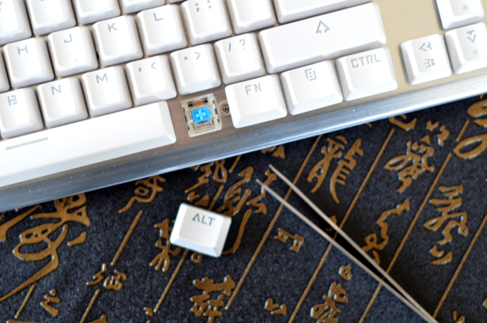 瀹滃崥鏈烘閿洏k727鐏晥,瀹滃崥k725涓冨僵鎮诞鑳屽厜娓告垙閿洏