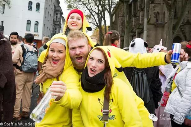 中国有剁手*党**，看看德国人怎样过双十一！