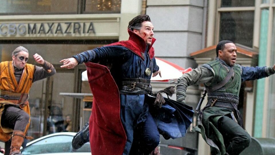 奇异博士拯救自己的爱人,奇异博士尝试着救钢铁侠