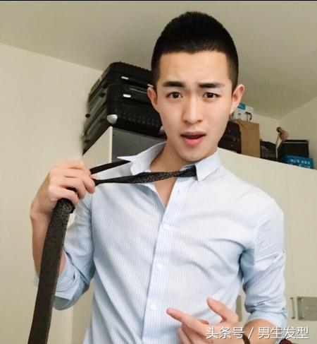 20岁男生发型干净帅气,短发发型男生简单干净帅气